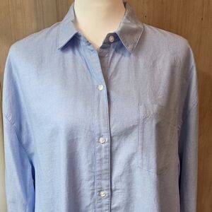 Old Navy Light Blue Button-Down Shirt